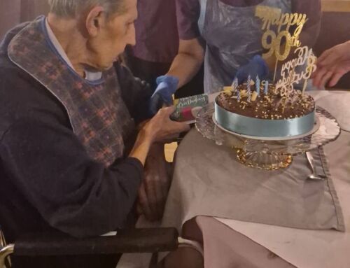 A big happy 90th birthday to  Leslie